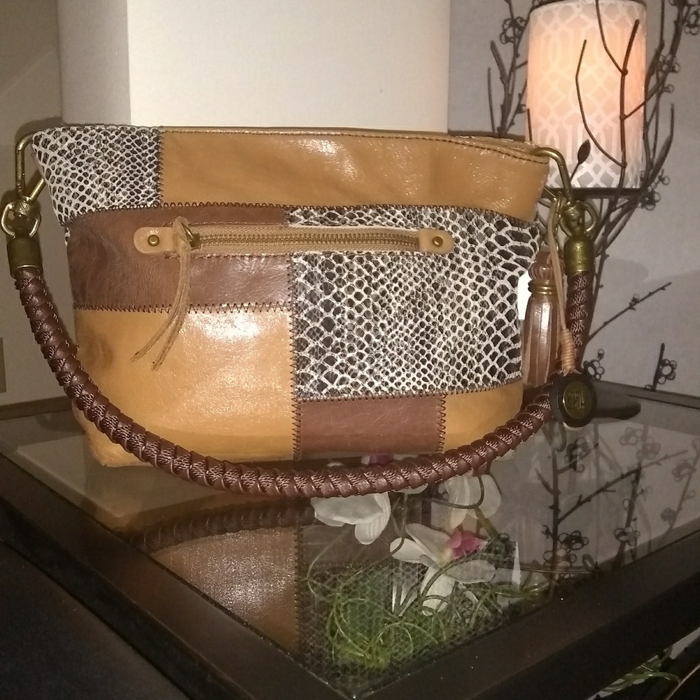 Bundle 2 items for $30 Authentic "The Sak"Purse!
